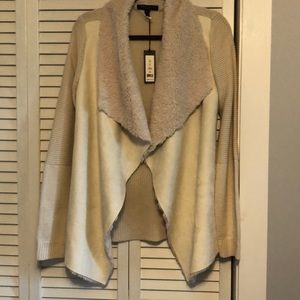 Sweater with soft Sherpa collar